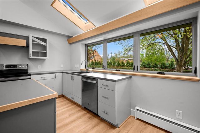 134 Holmdene Boulevard NE, Grand Rapids, MI 49503