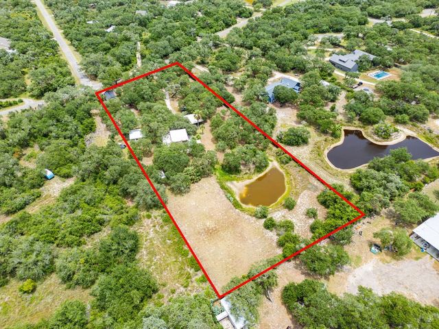44 Twelfth St, Rockport, TX 78382