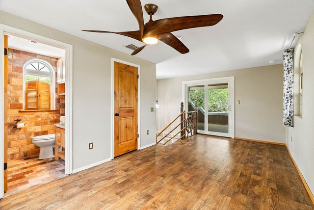 44 Twelfth St, Rockport, TX 78382
