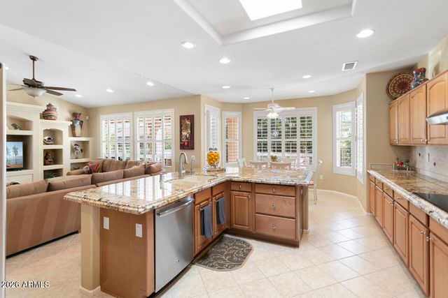 15807 W SILVER BREEZE Drive, Surprise, AZ 85374