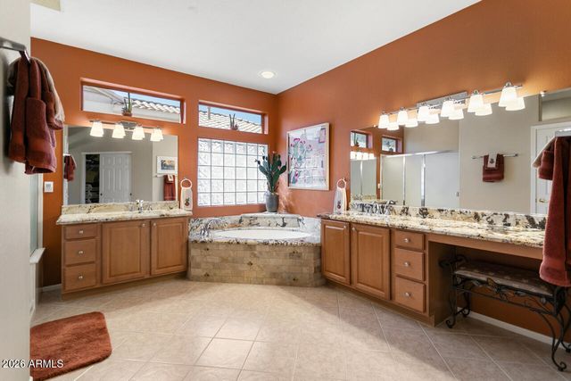 15807 W SILVER BREEZE Drive, Surprise, AZ 85374