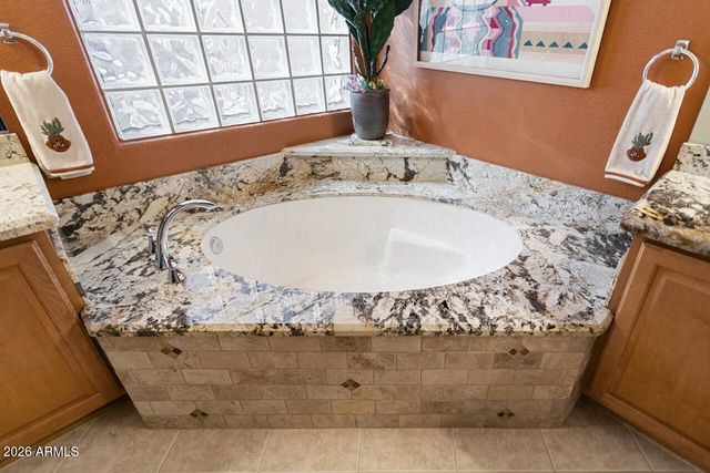 15807 W SILVER BREEZE Drive, Surprise, AZ 85374