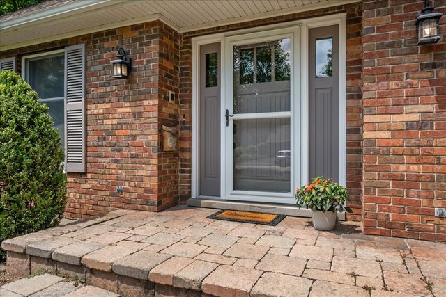 1846 Allen Lane, St. Charles, IL 60174