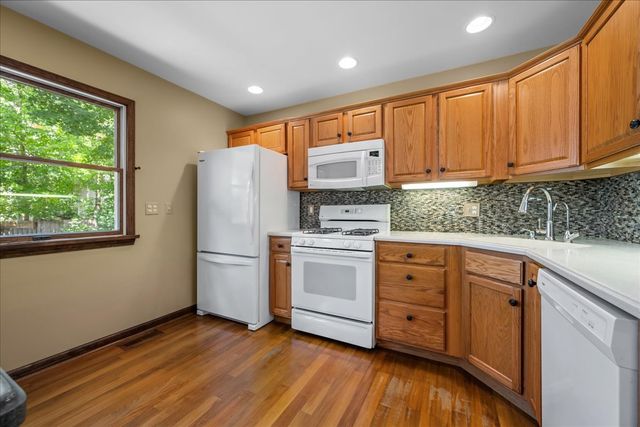 1846 Allen Lane, St. Charles, IL 60174