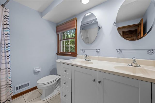 1846 Allen Lane, St. Charles, IL 60174