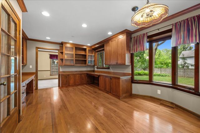 1846 Allen Lane, St. Charles, IL 60174