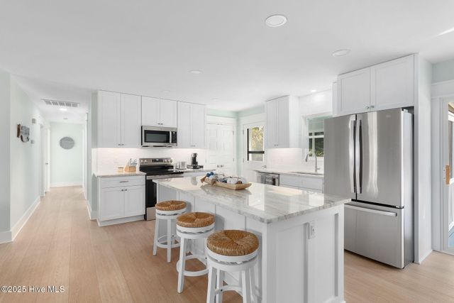 151 Hunting Bay Drive, Cape Carteret, NC 28584