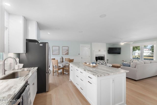 151 Hunting Bay Drive, Cape Carteret, NC 28584