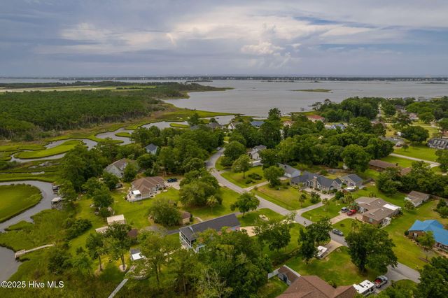 151 Hunting Bay Drive, Cape Carteret, NC 28584