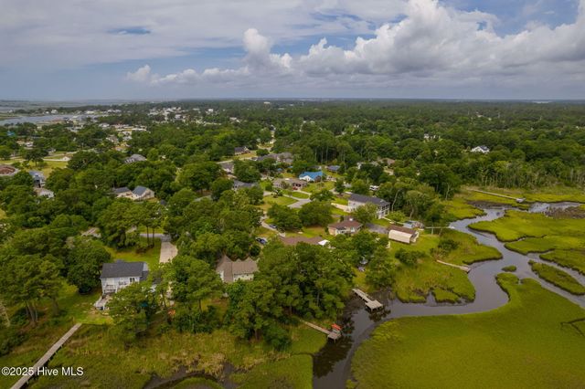 151 Hunting Bay Drive, Cape Carteret, NC 28584