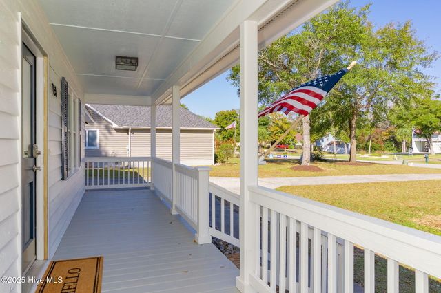 151 Hunting Bay Drive, Cape Carteret, NC 28584