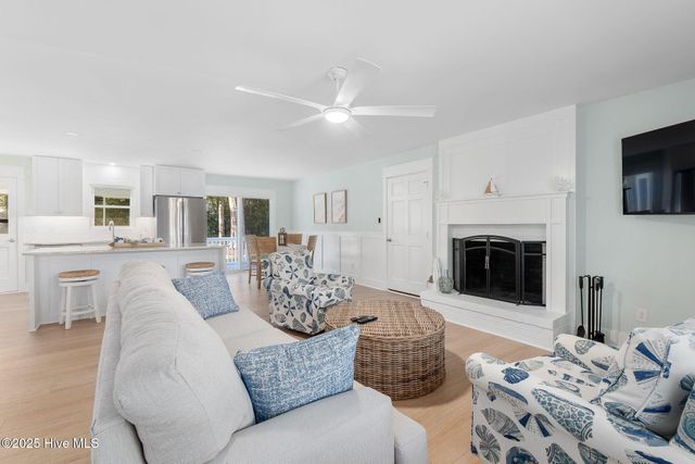 151 Hunting Bay Drive, Cape Carteret, NC 28584