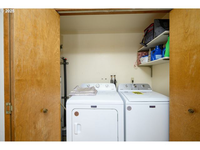 708 Sw TAFT St, Mc Minnville, OR 97128