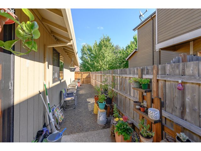 708 Sw TAFT St, Mc Minnville, OR 97128