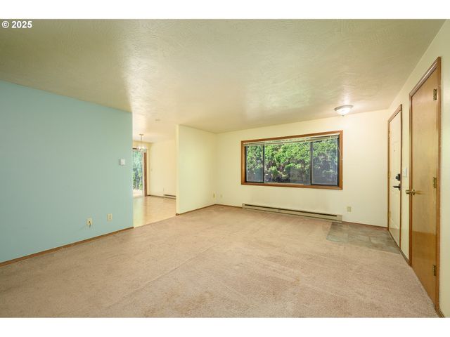 708 Sw TAFT St, Mc Minnville, OR 97128