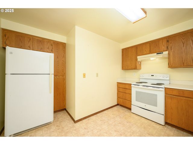 708 Sw TAFT St, Mc Minnville, OR 97128