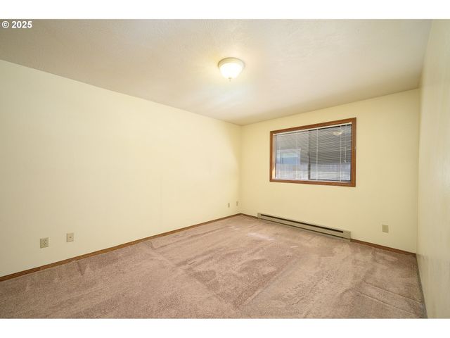 708 Sw TAFT St, Mc Minnville, OR 97128