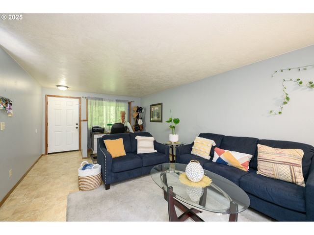 708 Sw TAFT St, Mc Minnville, OR 97128