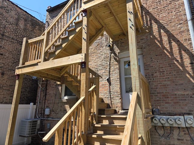 2333 W Ohio Street, Chicago, IL 60612