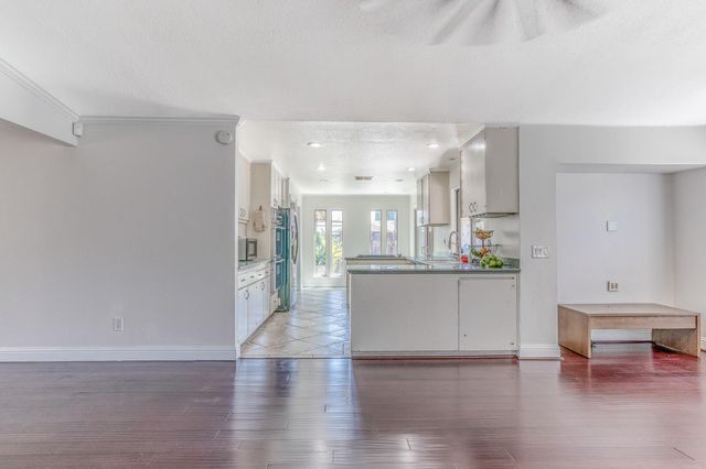 1602 Venetian Dr, Stockton, CA 95207