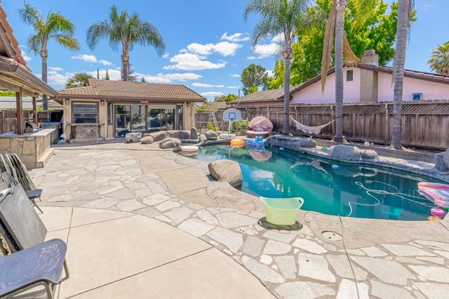 1602 Venetian Dr, Stockton, CA 95207