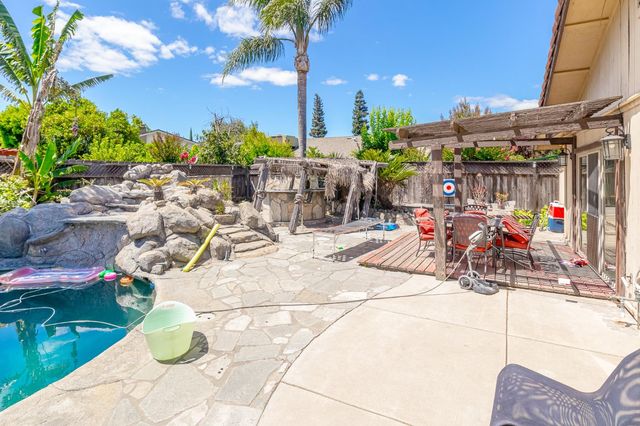 1602 Venetian Dr, Stockton, CA 95207