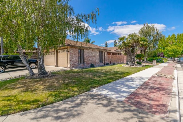 1602 Venetian Dr, Stockton, CA 95207