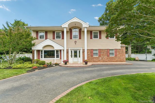 14 Thrush Court, East Northport, NY 11731