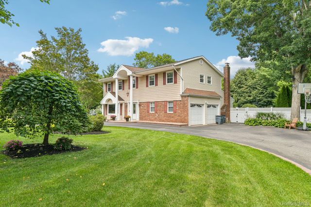 14 Thrush Court, East Northport, NY 11731