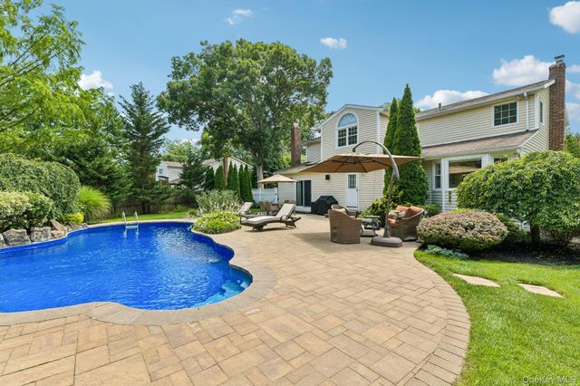 14 Thrush Court, East Northport, NY 11731
