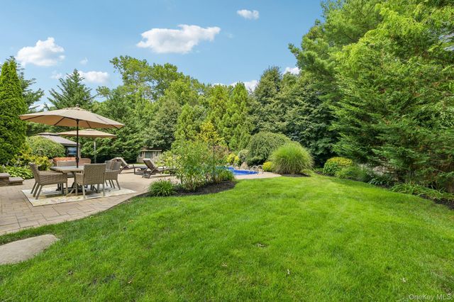 14 Thrush Court, East Northport, NY 11731