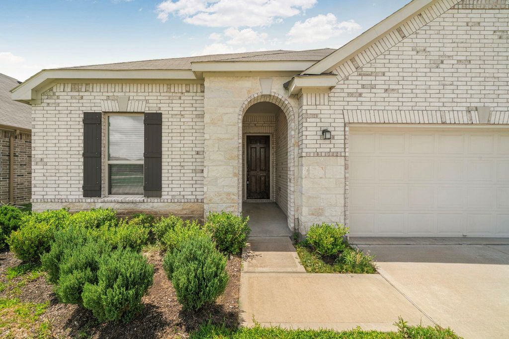 2012 Rebel Way, Alvin, TX 77511