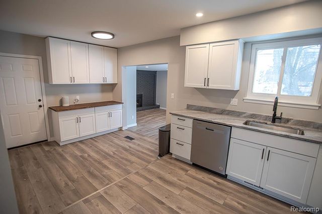 20401 Luna Street, Clinton Charter Township, MI 48035