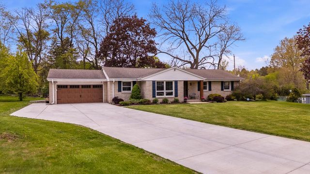 14675 Santa Rosa DRIVE, Brookfield, WI 53005