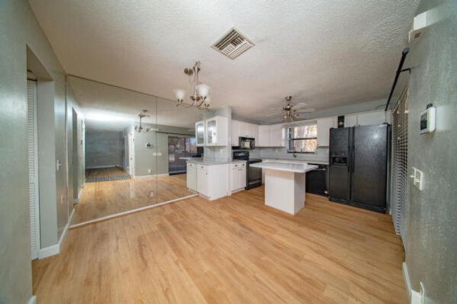 1482 N Lawnwood Circle 31d, Fort Pierce, FL 34950