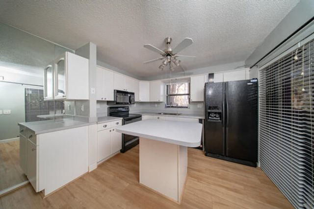 1482 N Lawnwood Circle 31d, Fort Pierce, FL 34950