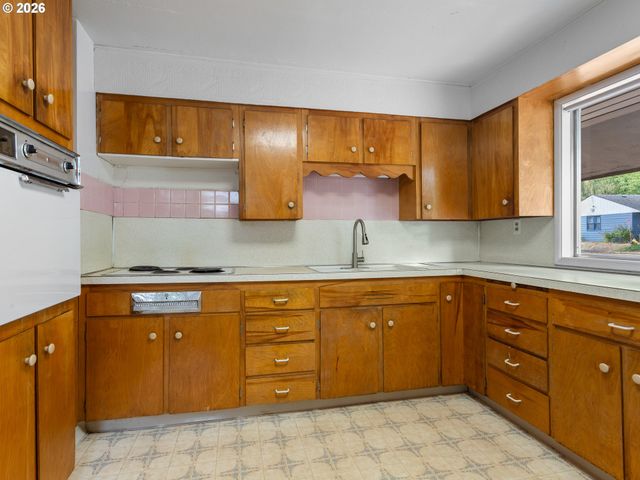 2915 E MCLOUGHLIN Blvd, Vancouver, WA 98661