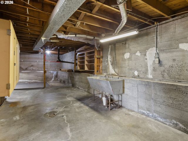 2915 E MCLOUGHLIN Blvd, Vancouver, WA 98661