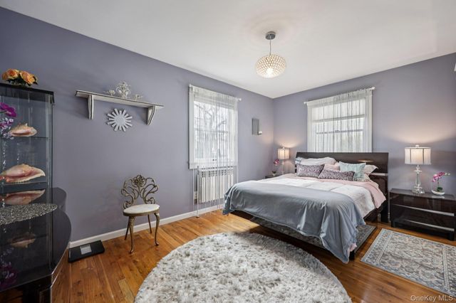 11 Mid Place, Bohemia, NY 11716