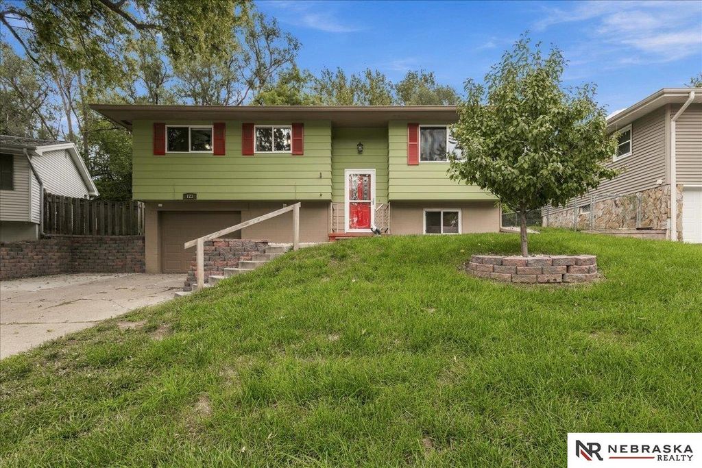 123 James Street, Plattsmouth, NE 68048