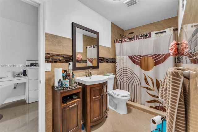 19530 NW 55th Circle Place, Miami Gardens, FL 33055