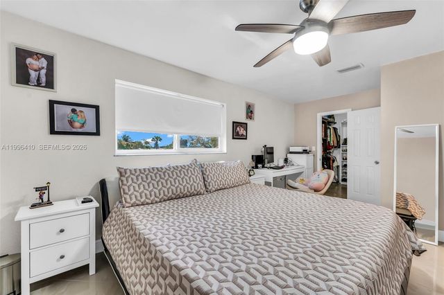 19530 NW 55th Circle Place, Miami Gardens, FL 33055