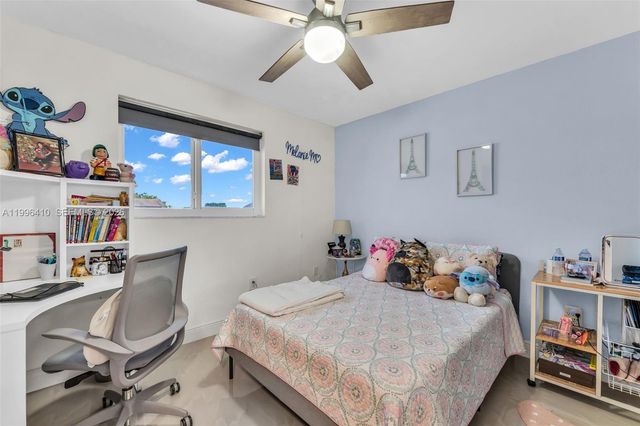 19530 NW 55th Circle Place, Miami Gardens, FL 33055