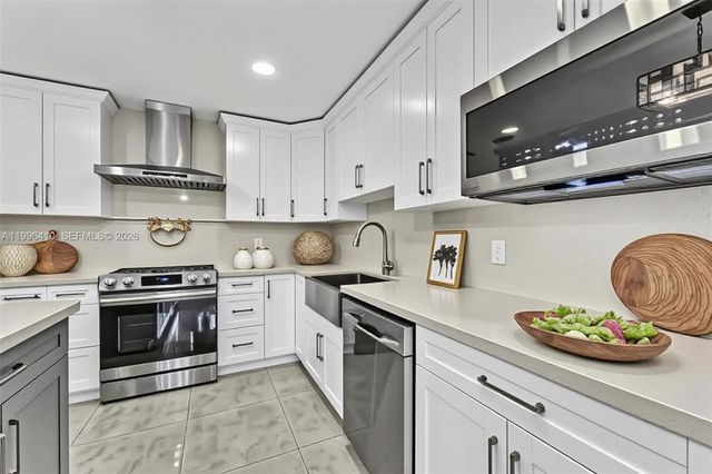 19530 NW 55th Circle Place, Miami Gardens, FL 33055