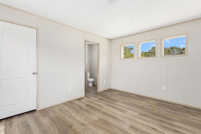 460 Collins 38, Attleboro, MA 02703