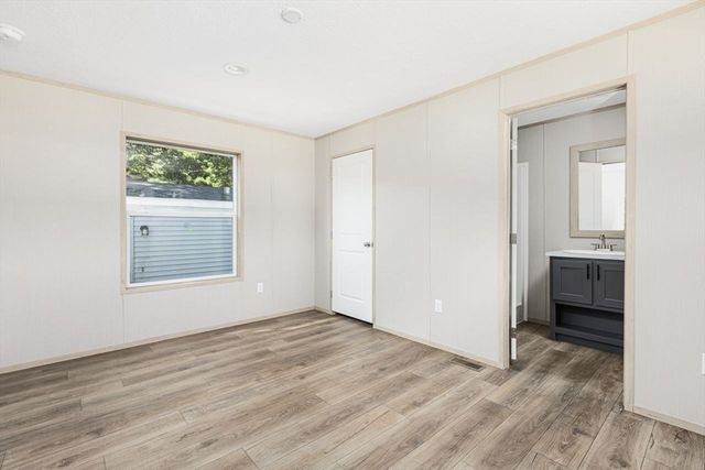 460 Collins 38, Attleboro, MA 02703