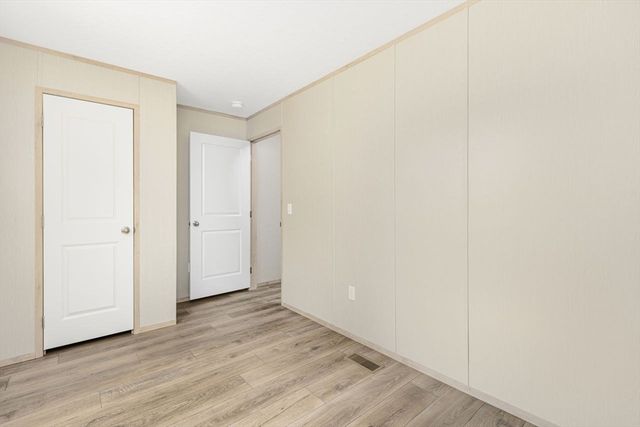 460 Collins 38, Attleboro, MA 02703