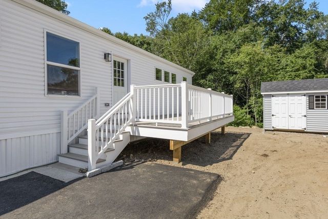 460 Collins 38, Attleboro, MA 02703