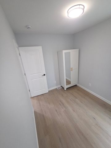 20925 Ridgemont Road, Harper Woods, MI 48225