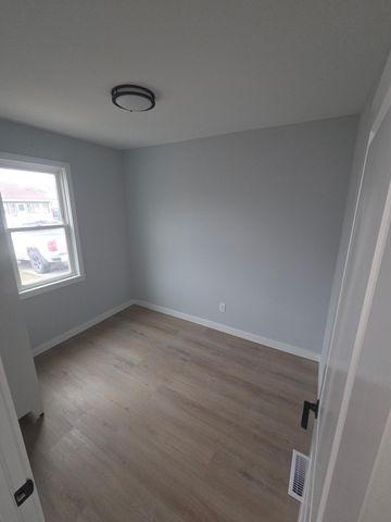 20925 Ridgemont Road, Harper Woods, MI 48225